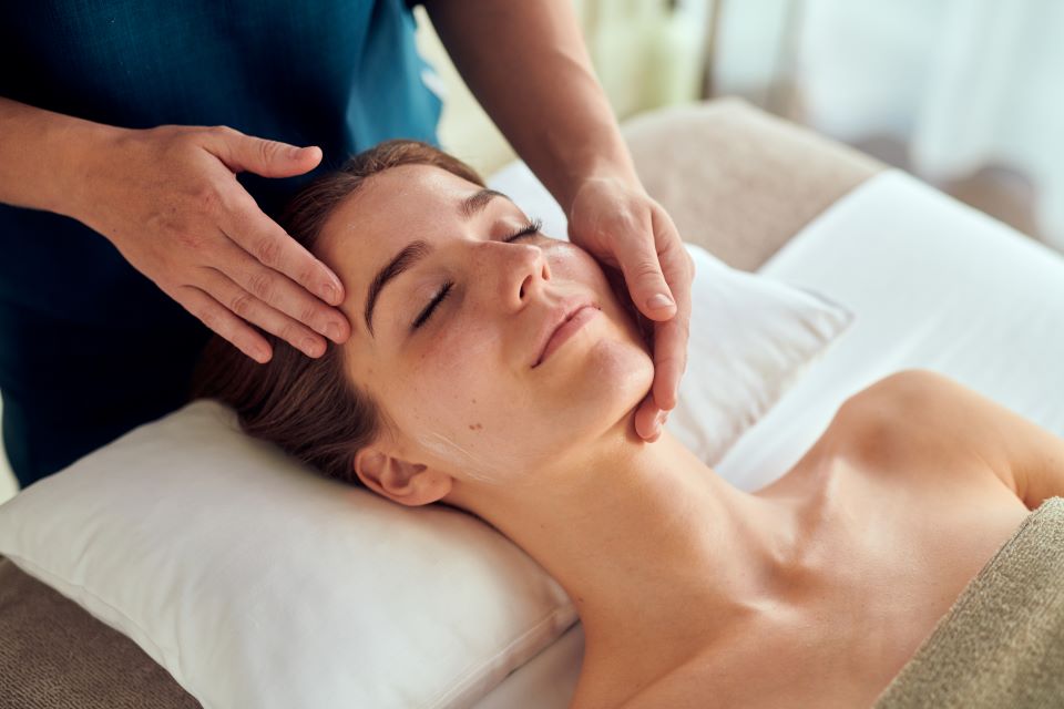 SPA THERAPIST
