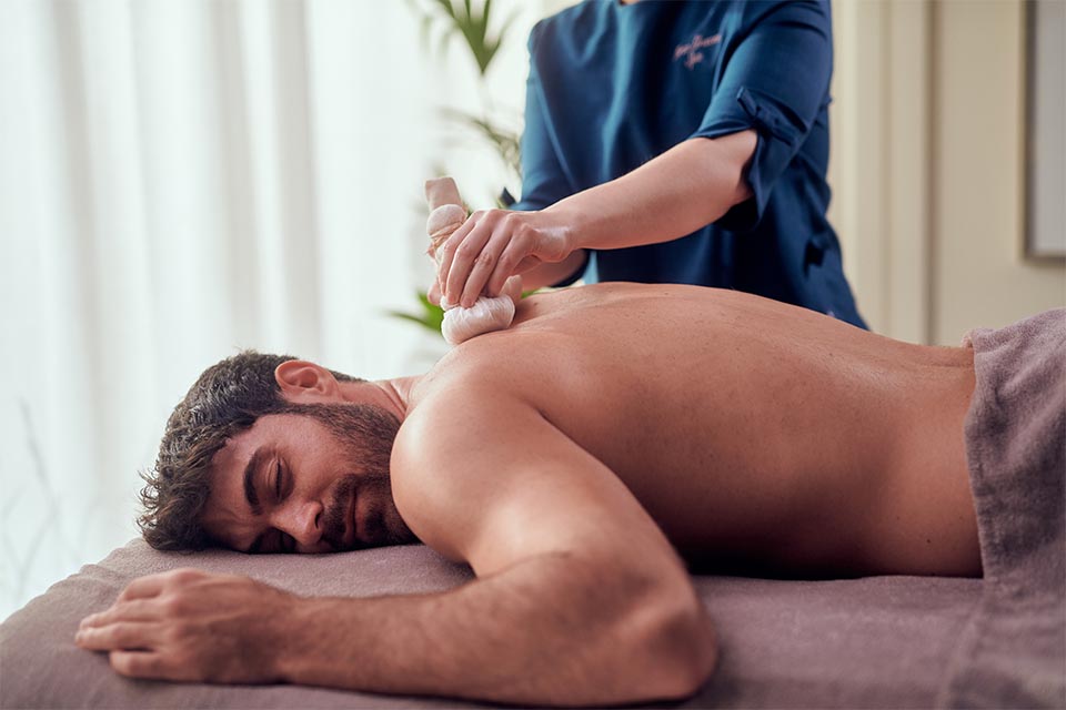 SPORTS MASSAGE THERAPIST